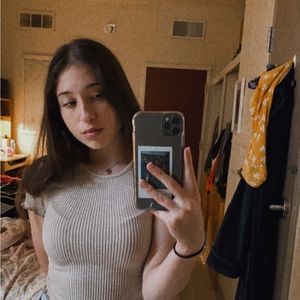 Meet your Posher, Abigail